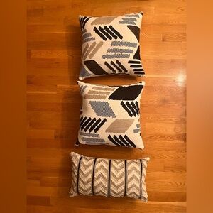 Raymour & Flanigan Geometric Pattern Throw Pillows